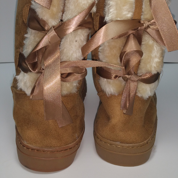 boots - Picture 3 of 7